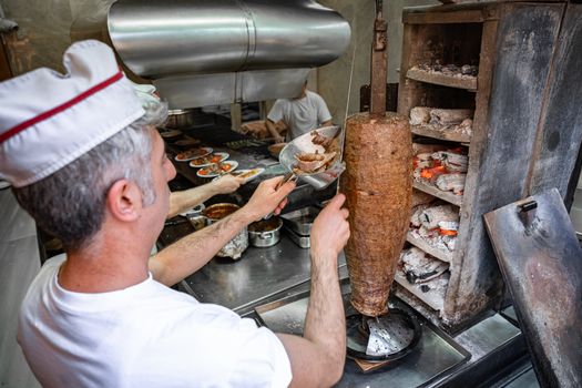 Verse dönerbox op toonbank in Boxmeer, passend bij beste doner Boxmeer