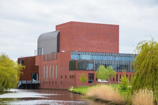 Waarom dramaseries ons niet loslaten: dit kijken we nu