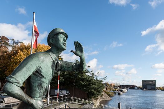 Bert Weering op een weerkaart terwijl buien richting Boxmeer en de Maasregio trekken