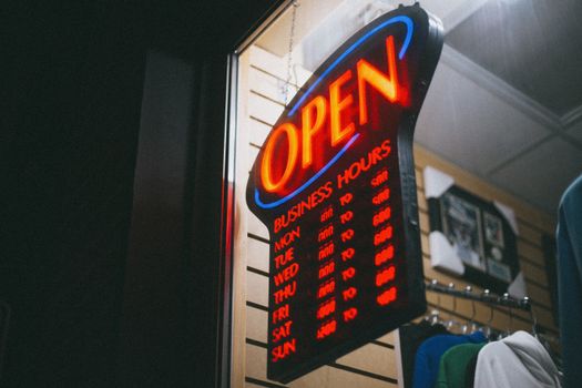 Winkelstraat in het centrum van Boxmeer op zondag, passend bij winkels open Boxmeer zondag 2026