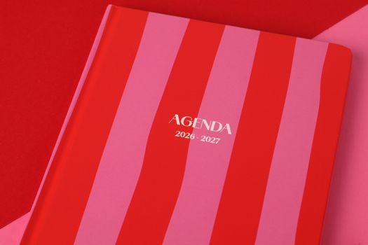 Winkelend publiek in het centrum tijdens koopzondag Boxmeer 2026 bij de Steenstraat